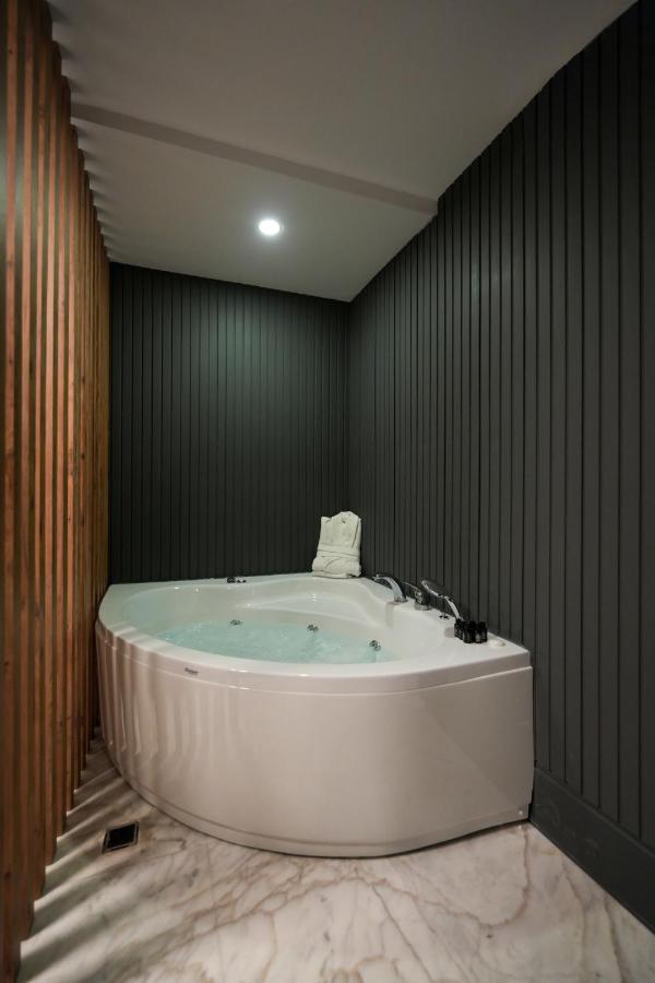 Hotel Kurucesme Business Estambul Exterior foto